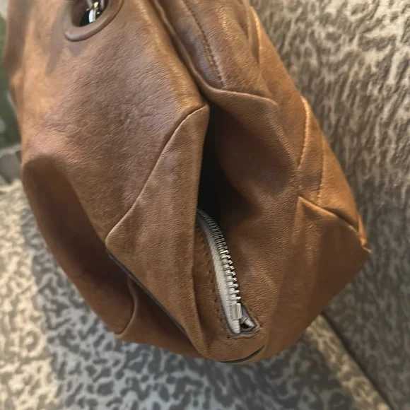 Vintage Chloe Brown Leather Shoulder Bag with Dome Silhouette - Picture 3 of 8